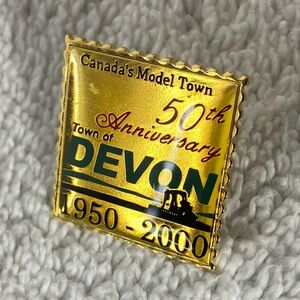 5/$35 Vintage Devon 1950-2000 50th Anniversary Commemorative Pin Souvenir